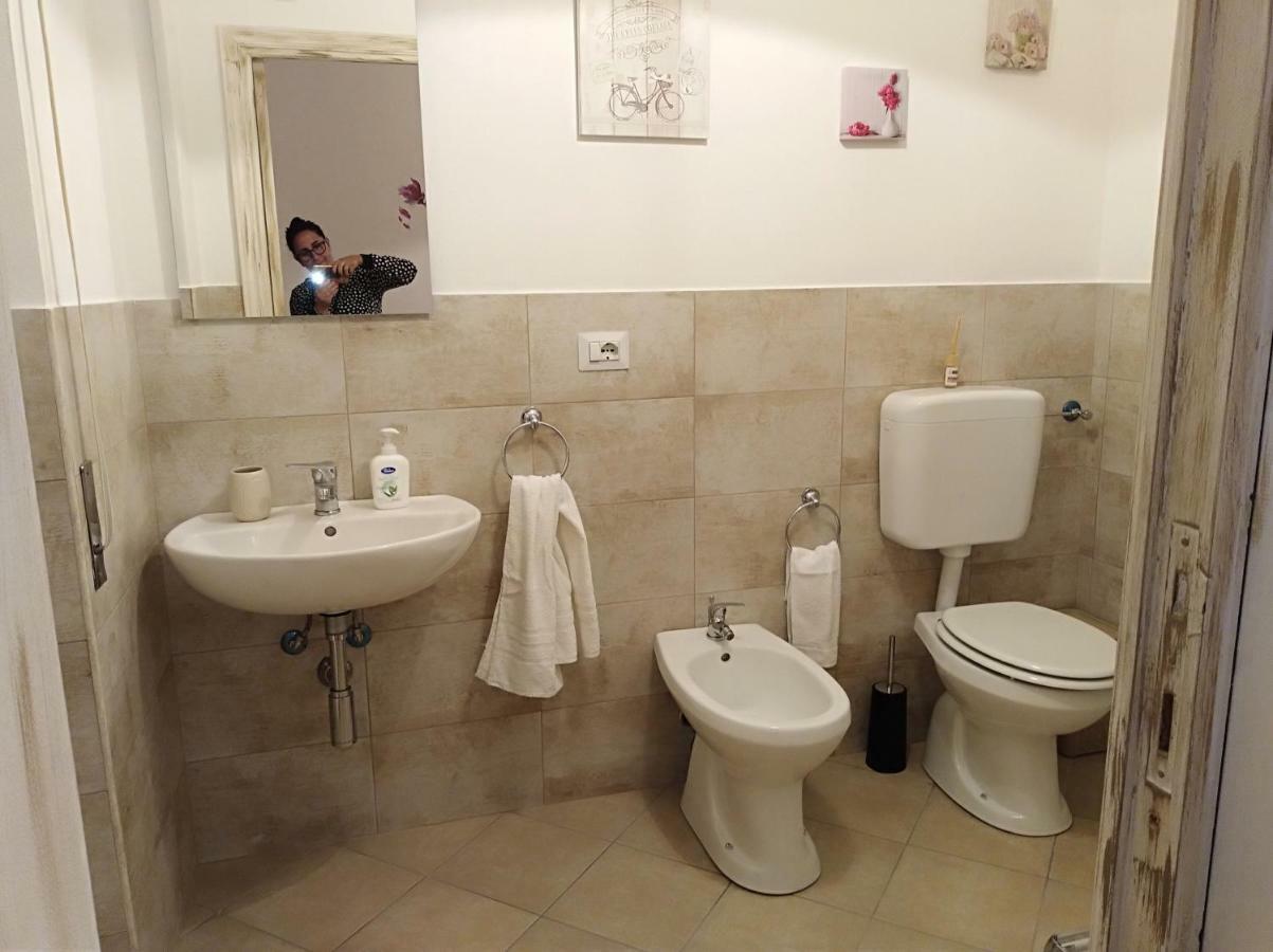B&B Le Peonie Badesi Dış mekan fotoğraf